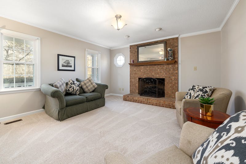 Kominek z ceglaną obudową